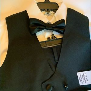 NWT boys black tuxedo 4 piece